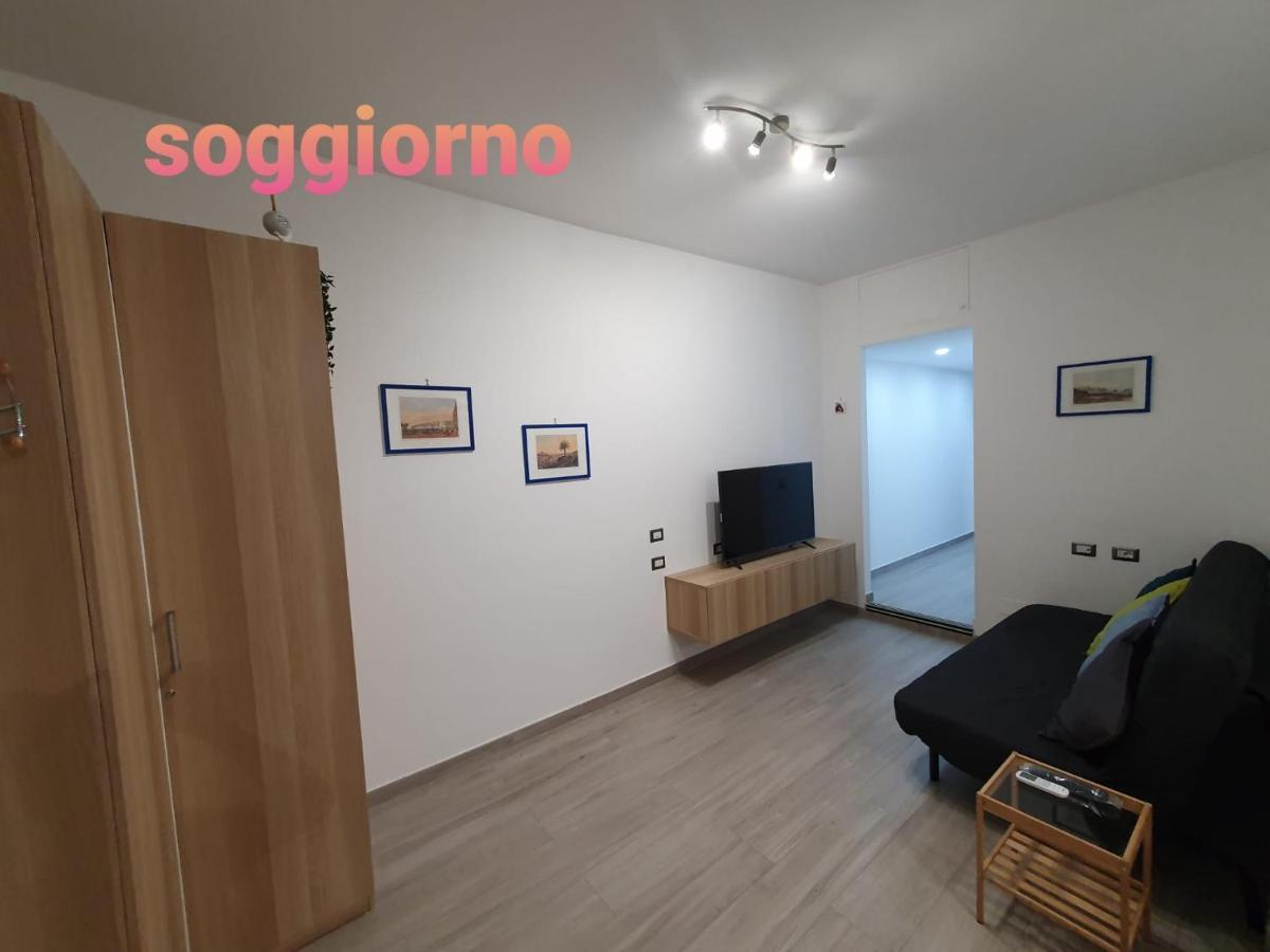 @Home Napoli Bagian luar foto