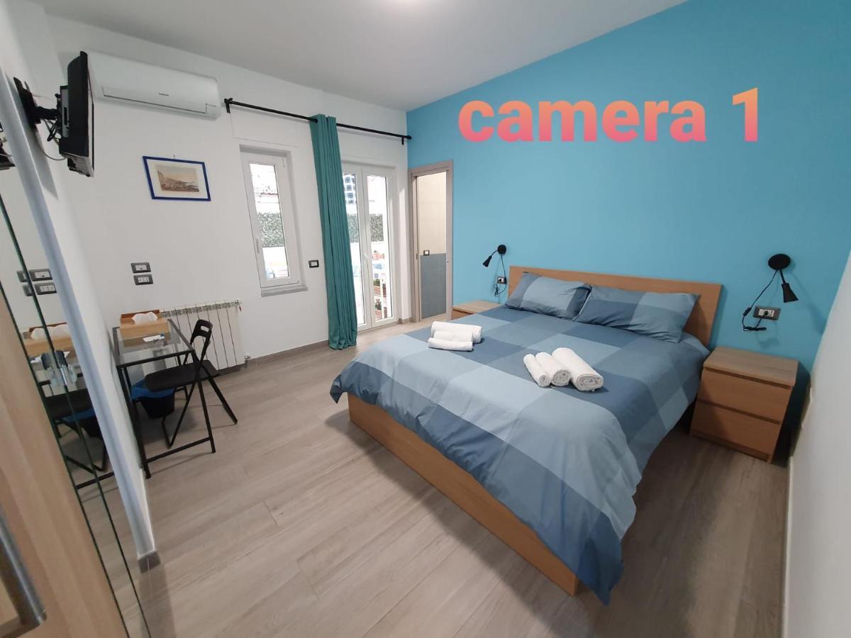 @Home Napoli Bagian luar foto